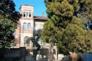 La casa "ex Perotti" di via XXIV Maggio, sede di numerose associazioni nolesi.